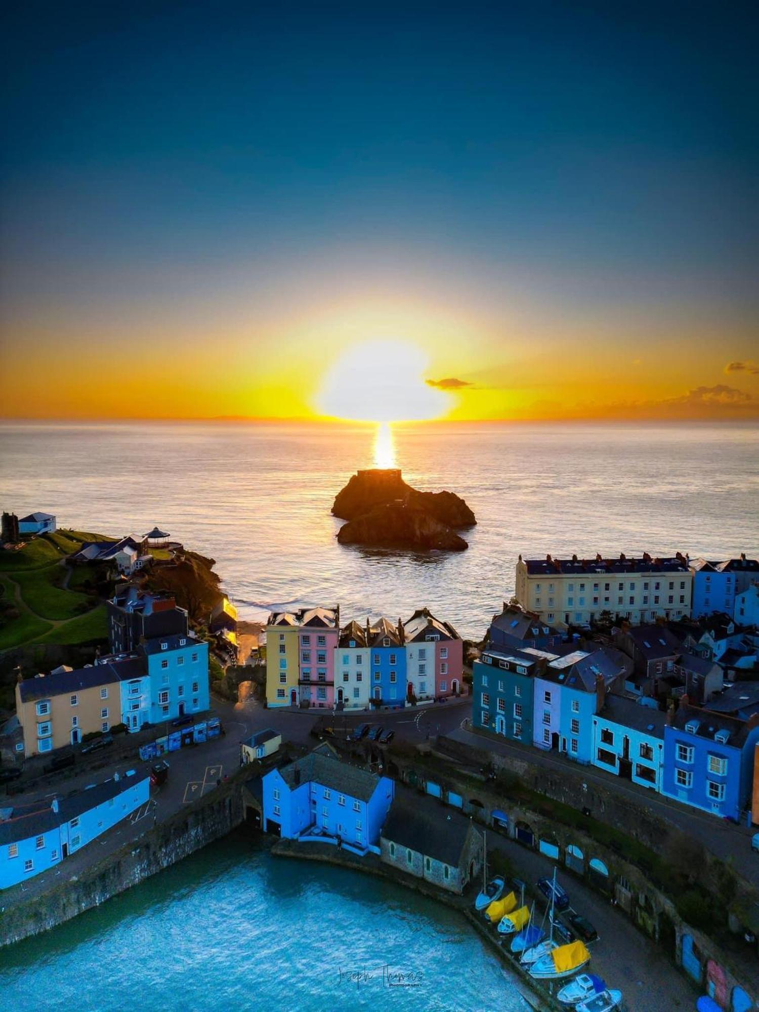 2 Bedroom Holiday Home In The Heart Of West Wales Сент-Клирс Экстерьер фото